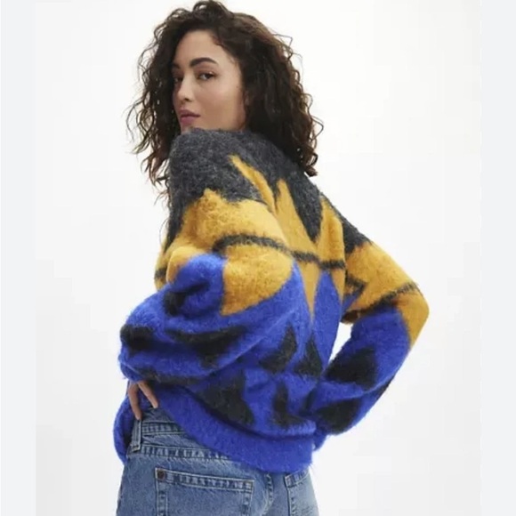 NWOT Urban Outfitters BDG Angela Fuzzy Printed Knit Oversized Crew Neck Sweater - Picture 2 of 8